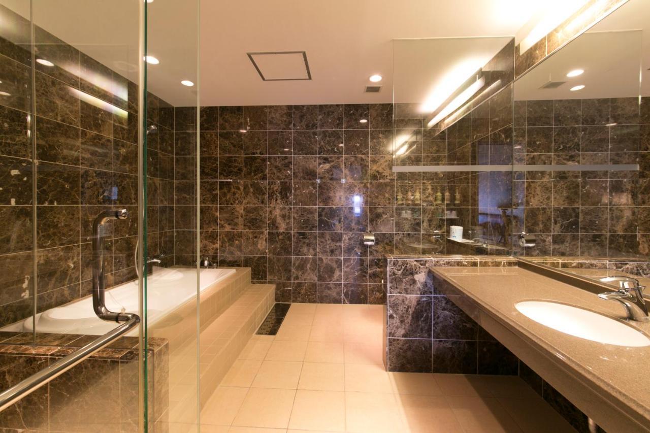 Nakanoshima Plaza Hotel Oszaka Kültér fotó